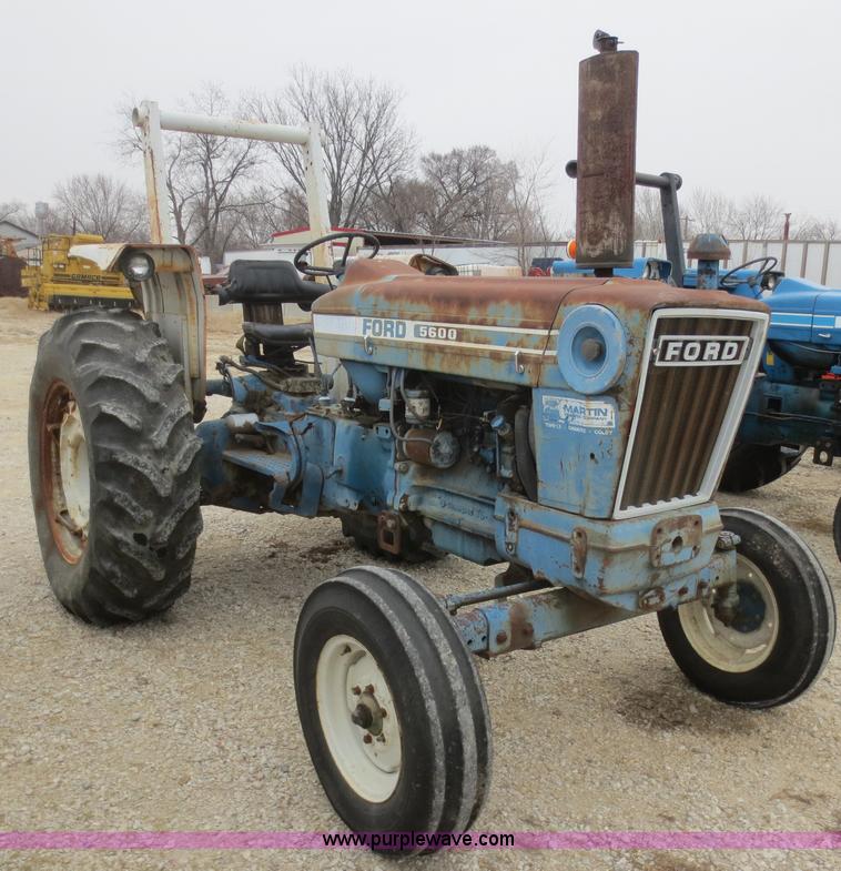 image for item F8165 1980 Ford 5600 tractor