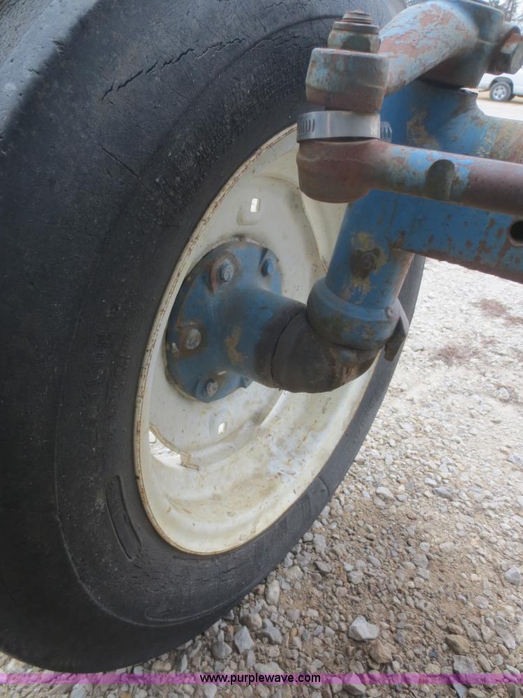 image for item F8165 1980 Ford 5600 tractor