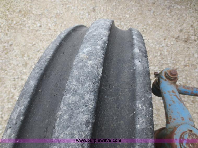 image for item F8165 1980 Ford 5600 tractor