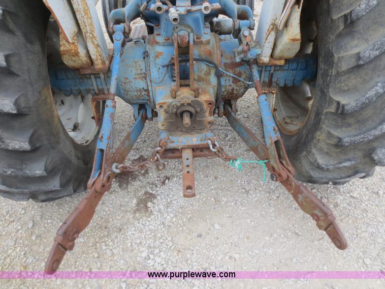 image for item F8165 1980 Ford 5600 tractor