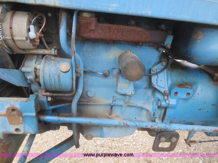 image for item F8165 1980 Ford 5600 tractor