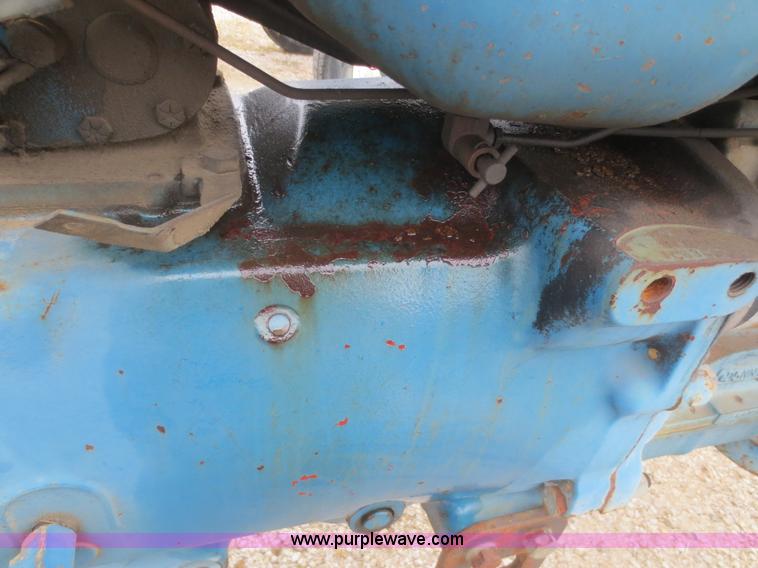 image for item F8165 1980 Ford 5600 tractor