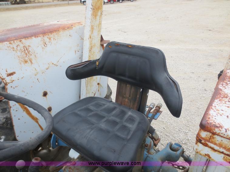 image for item F8165 1980 Ford 5600 tractor