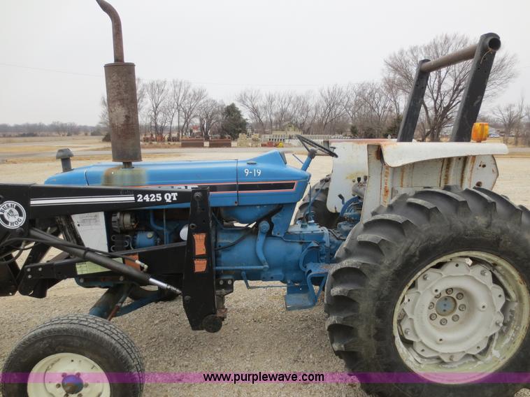 image for item F8166 Ford LA314C tractor