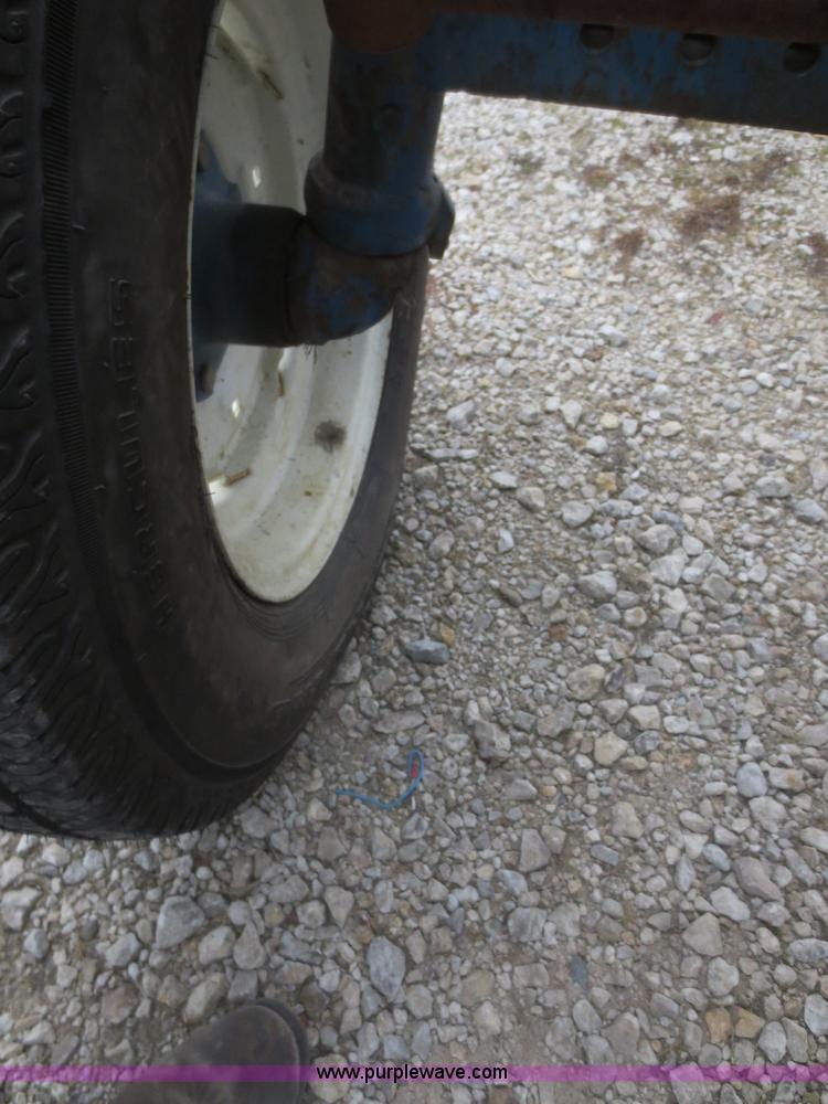 image for item F8166 Ford LA314C tractor