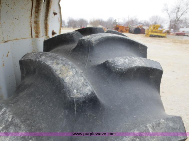 image for item F8166 Ford LA314C tractor