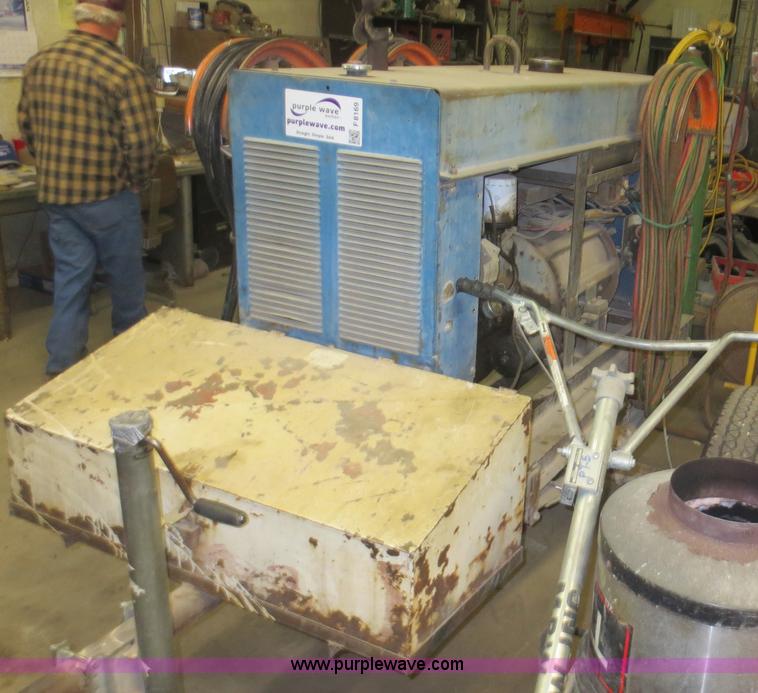 image for item F8169 Miller Big 20 DC arc welder/generator