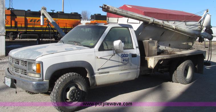 image for item G2227 1994 Chevrolet Cheyenne 3500 feed truck