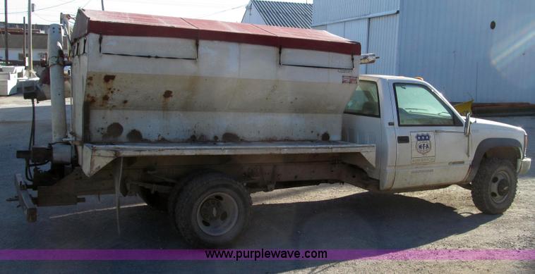image for item G2227 1994 Chevrolet Cheyenne 3500 feed truck