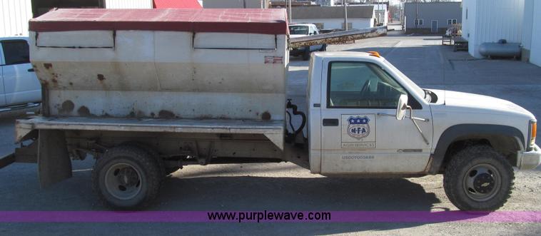 image for item G2227 1994 Chevrolet Cheyenne 3500 feed truck