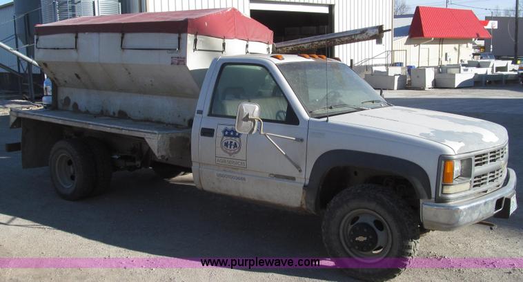 image for item G2227 1994 Chevrolet Cheyenne 3500 feed truck