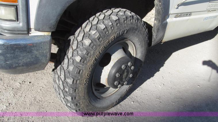 image for item G2227 1994 Chevrolet Cheyenne 3500 feed truck