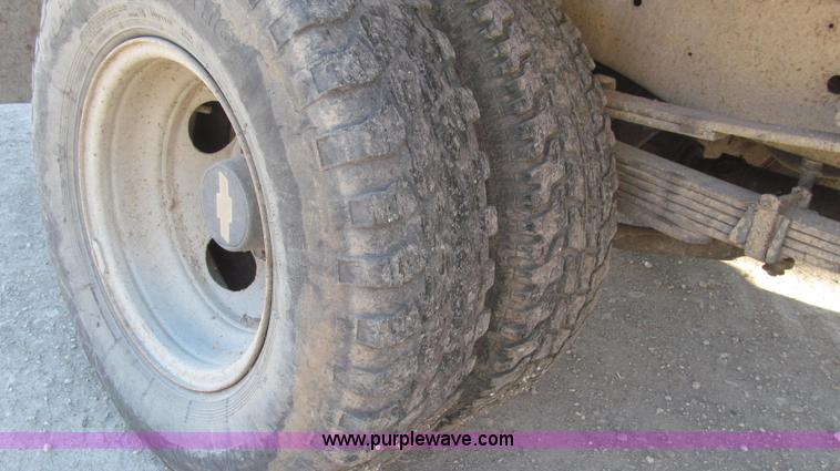 image for item G2227 1994 Chevrolet Cheyenne 3500 feed truck