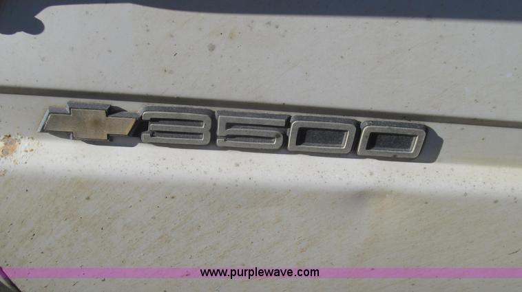 image for item G2227 1994 Chevrolet Cheyenne 3500 feed truck