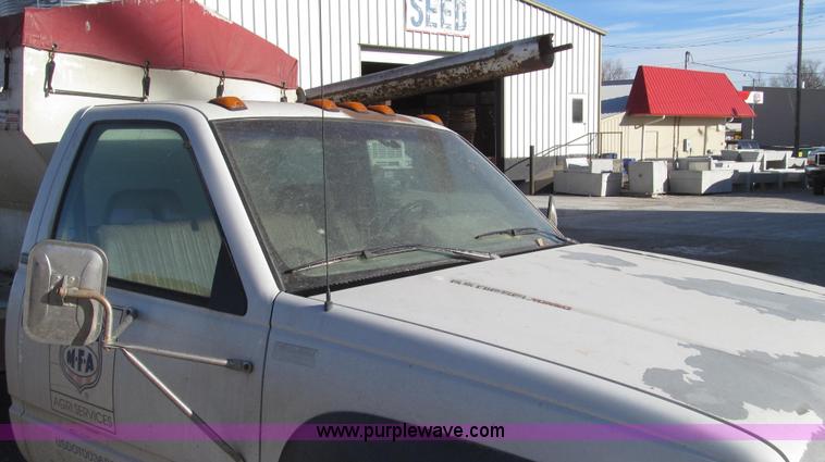 image for item G2227 1994 Chevrolet Cheyenne 3500 feed truck