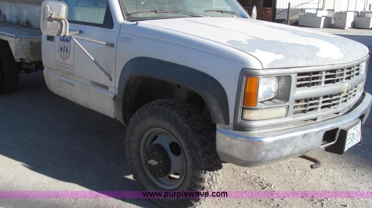 image for item G2227 1994 Chevrolet Cheyenne 3500 feed truck