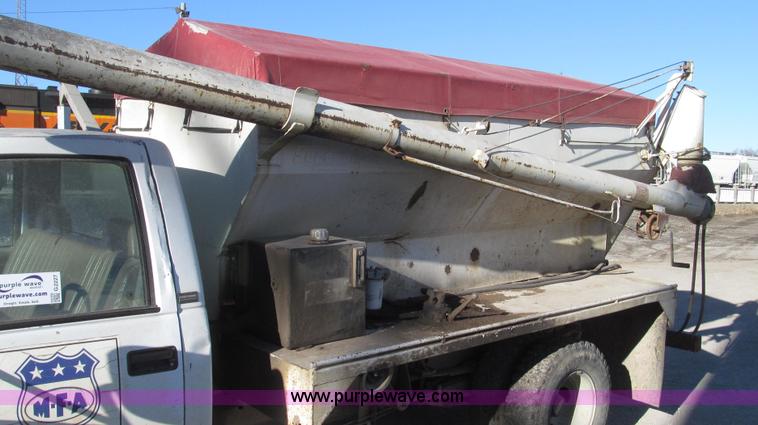 image for item G2227 1994 Chevrolet Cheyenne 3500 feed truck