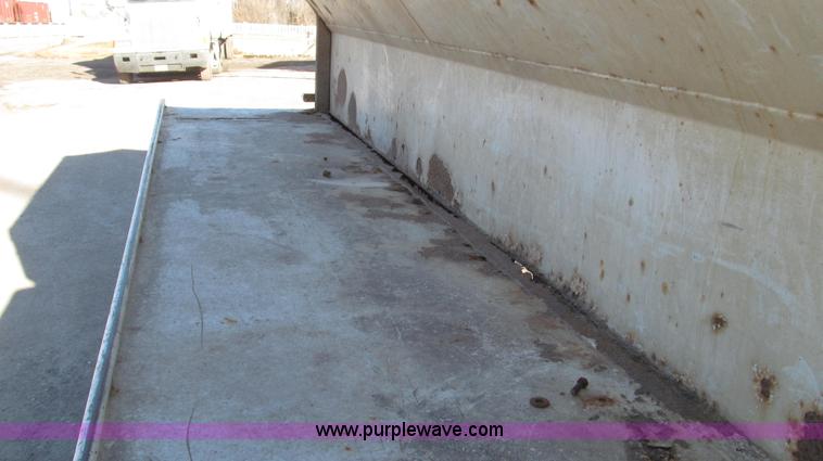 image for item G2227 1994 Chevrolet Cheyenne 3500 feed truck