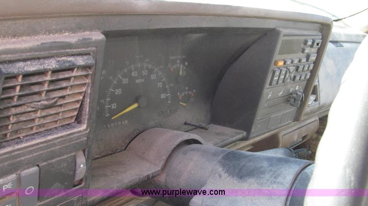 image for item G2227 1994 Chevrolet Cheyenne 3500 feed truck