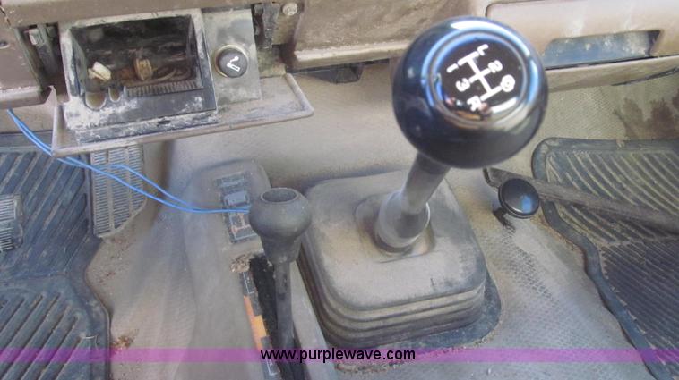 image for item G2227 1994 Chevrolet Cheyenne 3500 feed truck