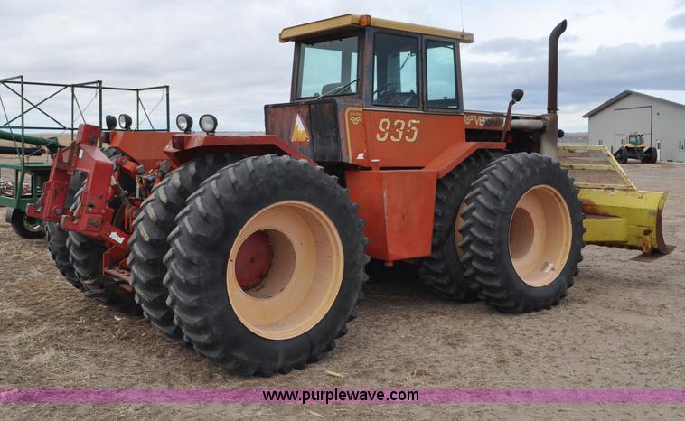 image for item G6372 1982 Versatile 835 4WD tractor