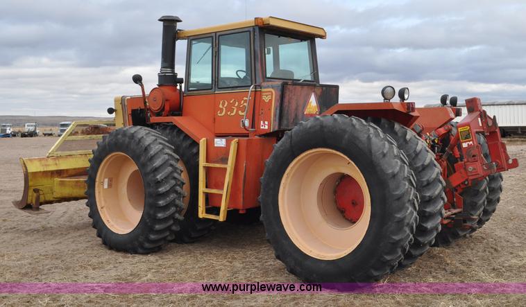 image for item G6372 1982 Versatile 835 4WD tractor