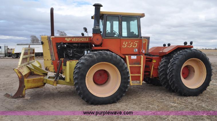 image for item G6372 1982 Versatile 835 4WD tractor