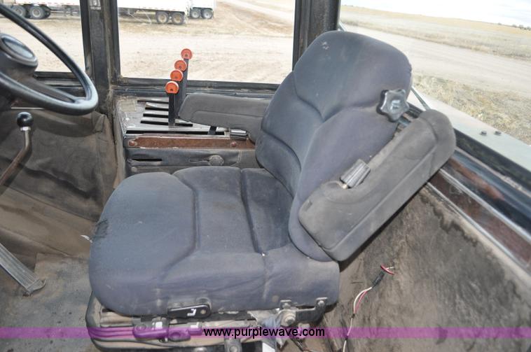 image for item G6372 1982 Versatile 835 4WD tractor