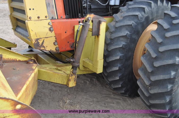 image for item G6372 1982 Versatile 835 4WD tractor