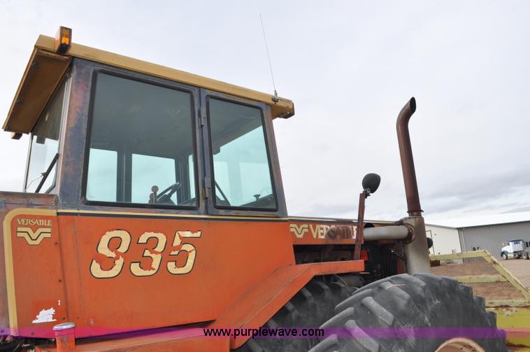 image for item G6372 1982 Versatile 835 4WD tractor