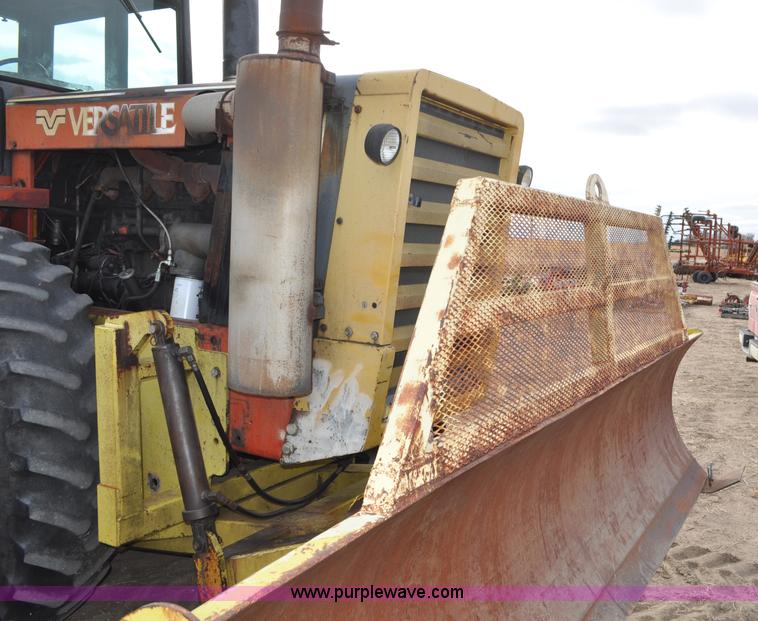 image for item G6372 1982 Versatile 835 4WD tractor