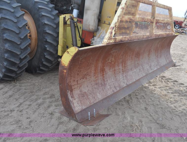 image for item G6372 1982 Versatile 835 4WD tractor