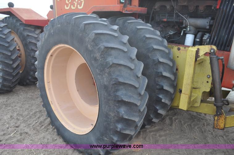 image for item G6372 1982 Versatile 835 4WD tractor