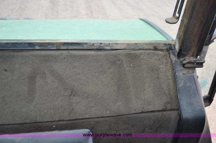 image for item G6379 1982 John Deere 4840 tractor