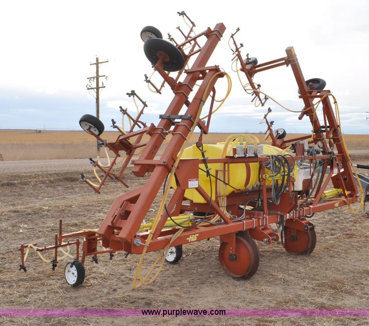 image for item G6380 1997 H&S 16R-30VF row sprayer