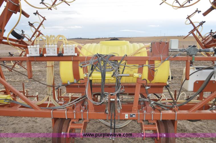 image for item G6380 1997 H&S 16R-30VF row sprayer