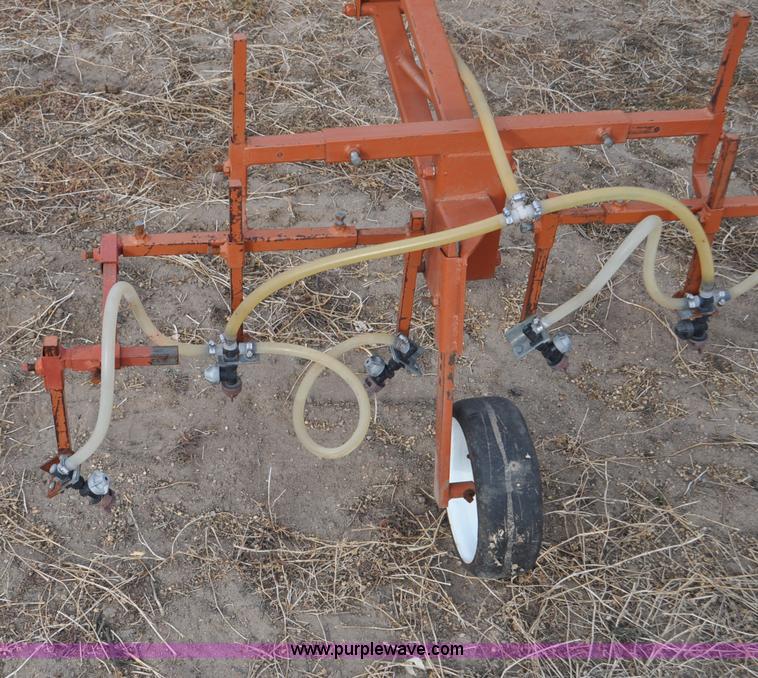 image for item G6380 1997 H&S 16R-30VF row sprayer
