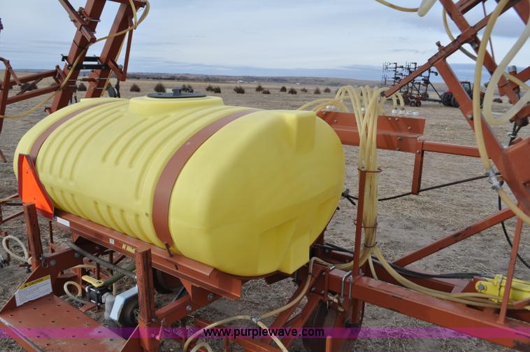 image for item G6380 1997 H&S 16R-30VF row sprayer