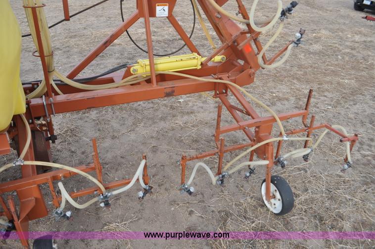 image for item G6380 1997 H&S 16R-30VF row sprayer