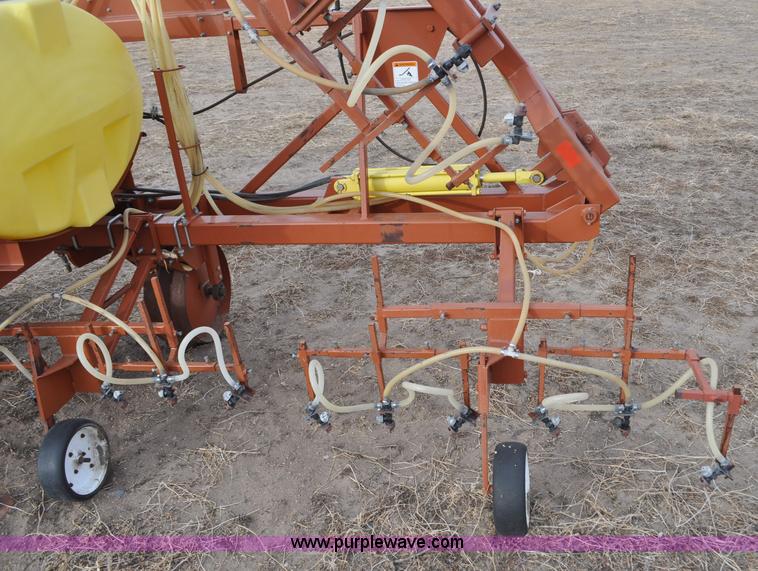 image for item G6380 1997 H&S 16R-30VF row sprayer