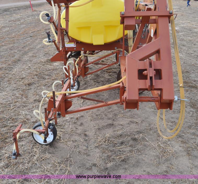 image for item G6380 1997 H&S 16R-30VF row sprayer
