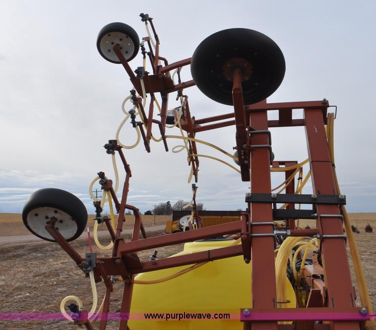 image for item G6380 1997 H&S 16R-30VF row sprayer