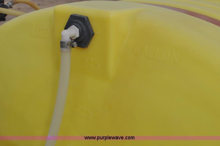 image for item G6380 1997 H&S 16R-30VF row sprayer