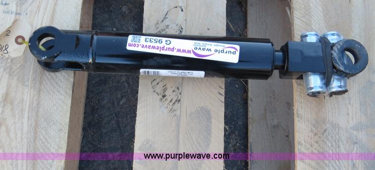 image for item G9533 Great Plains hydraulic cylinder