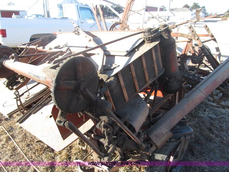 image for item G9580 McCormick-Deering International grain binder