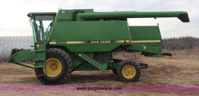 image for item H1381 1992 John Deere 9500 combine