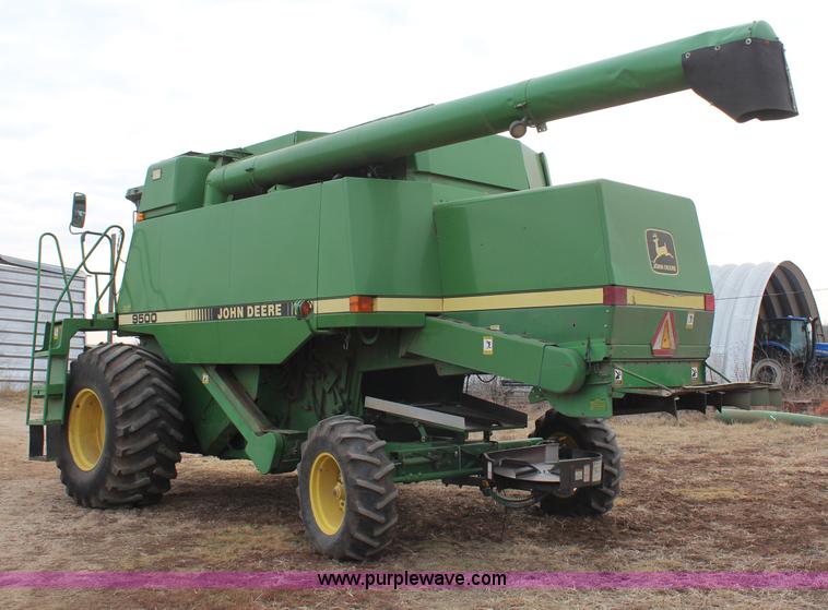 image for item H1381 1992 John Deere 9500 combine