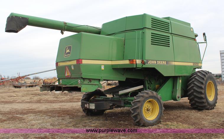 image for item H1381 1992 John Deere 9500 combine