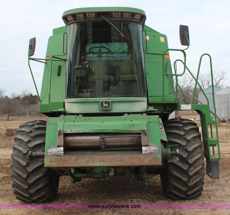 image for item H1381 1992 John Deere 9500 combine