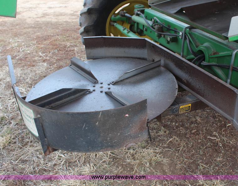 image for item H1381 1992 John Deere 9500 combine